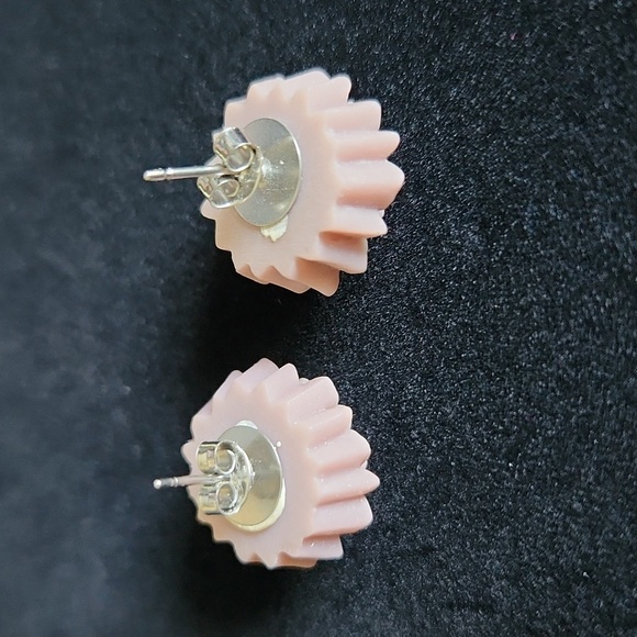 Earrings resin flower stud textured dusty purple - Picture 3 of 4